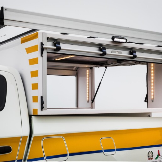 pick-up-polisoccorso-slitta-estraibile-modulo-scarrabile-celiani-allestimento-veicoli